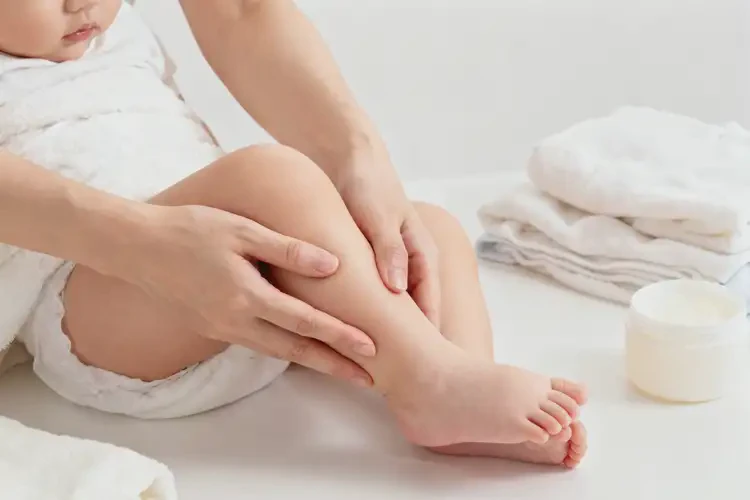 寶寶小腿上偶爾長(zhǎng)濕疹能夠徹底治愈嗎(圖2)