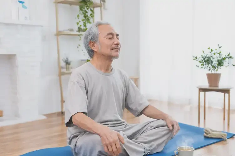 高龄老人脸上经常长湿疹不管它会自己自愈吗(图1)