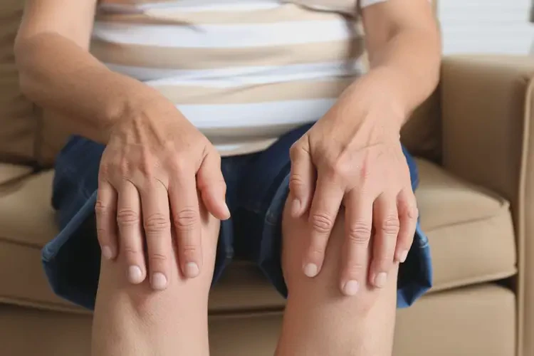 高龄老人四肢容易起湿疹不管它会自己痊愈吗(图2)