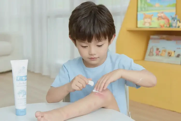 小兒手臂經(jīng)常起濕疹可以徹底自愈嗎(圖3)