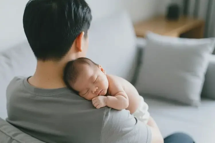 新生兒臉上容易起濕疹不管它會自己痊愈嗎(圖1)