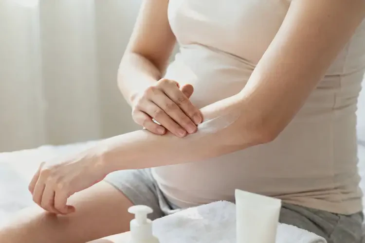 哺乳期妈妈身上偶尔长湿疹不管它会自己自愈吗(图3)