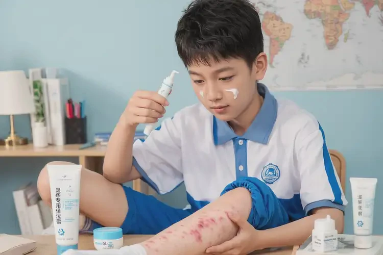 中學(xué)生小腿上出濕疹不管它會(huì)自己自愈嗎(圖2)