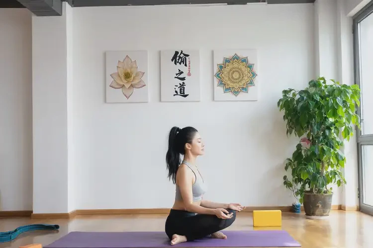 女性脖子出現(xiàn)濕疹能靠自己自愈嗎(圖1)