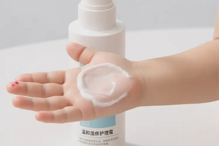 小孩手上長濕疹不管它會(huì)自己好嗎(圖1)