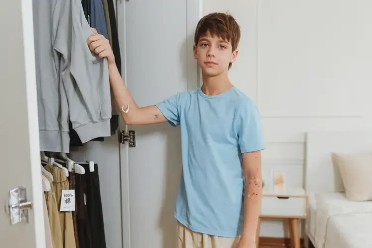 青少年肚子上出現(xiàn)濕疹可以徹底自愈嗎(圖1)