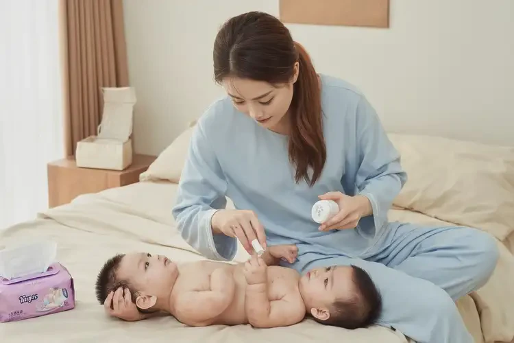 嬰幼兒手臂上起濕疹能靠自己自愈嗎(圖3)