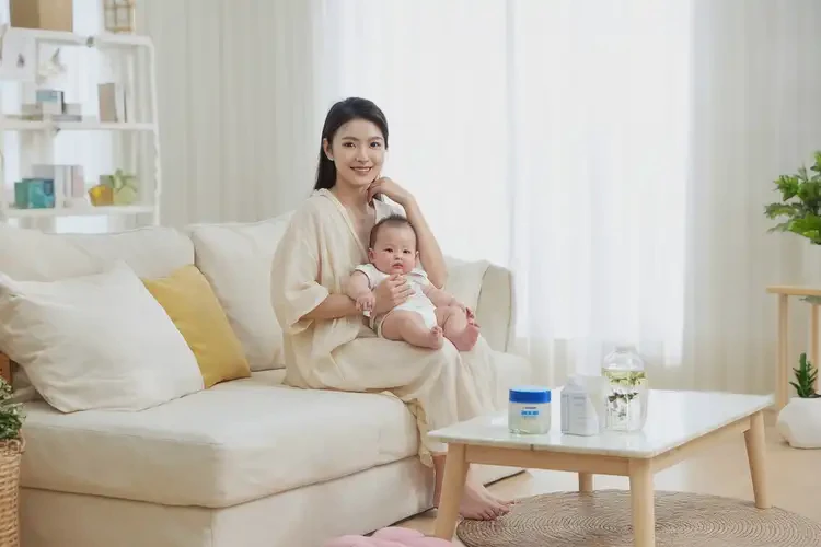 哺乳期媽媽脖子偶爾起濕疹可以徹底自愈嗎(圖1)