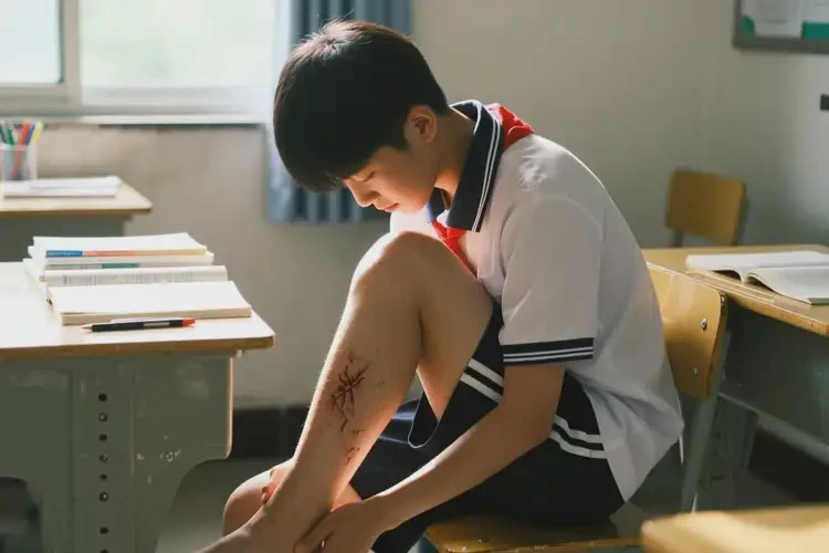 中學(xué)生小腿上出現(xiàn)濕疹不管它會(huì)自己好嗎(圖2)