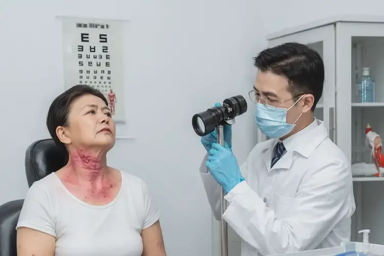 女生脖子起濕疹能徹底自愈嗎(圖3)