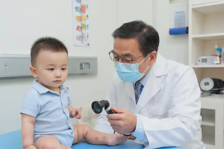 寶寶脖子上長濕疹可以徹底自愈嗎(圖1)