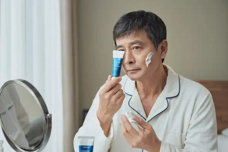 青年人四肢起濕疹不管它會(huì)自己自愈嗎(圖1)