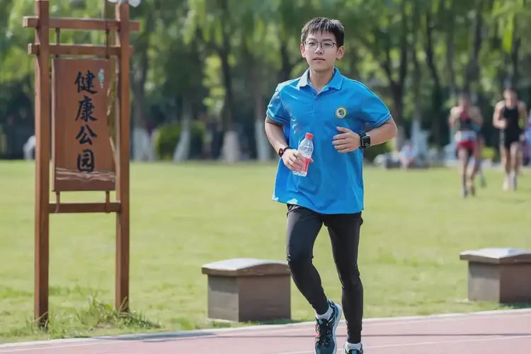 中學(xué)生身上出濕疹可不可以徹底自愈(圖1)