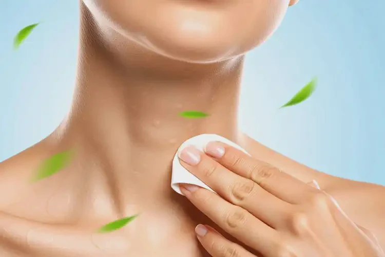 女人脖子偶爾長(zhǎng)濕疹能夠徹底治愈嗎(圖3)