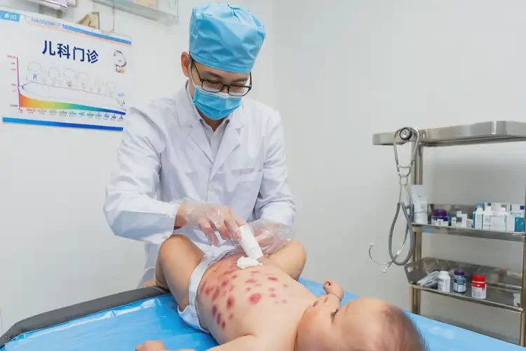 嬰幼兒肚子上經(jīng)常起濕疹可以徹底自愈嗎(圖3)