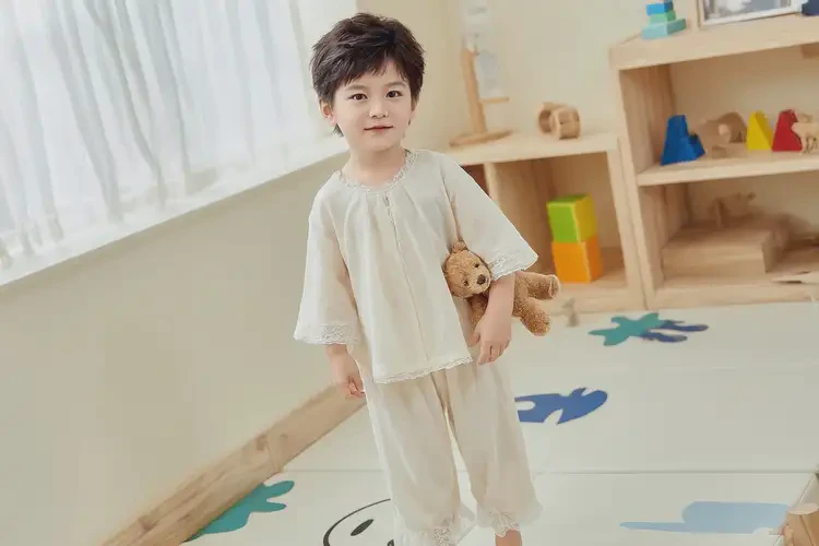 兒童面部經(jīng)常起濕疹不管它會自己自愈嗎(圖1)