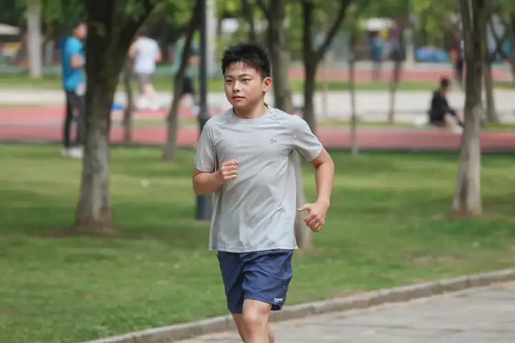 青少年大腿容易長濕疹能不能徹底自愈(圖1)