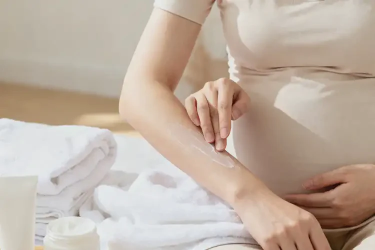 哺乳期妈妈身上偶尔长湿疹不管它会自己自愈吗(图2)