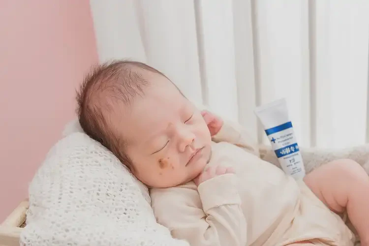 新生兒脖子偶爾長濕疹不管它會自己自愈嗎(圖2)