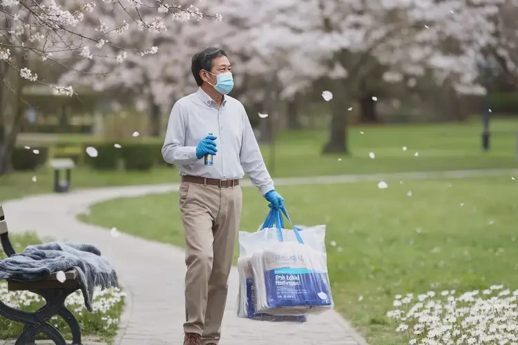 男生肚子長濕疹不管它會自己自愈嗎(圖1)