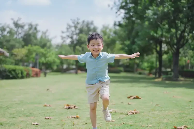 小兒小腿上偶爾起濕疹可不可以徹底自愈(圖1)