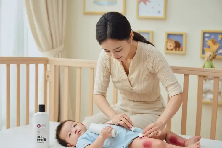 幼兒肚子上容易長(zhǎng)濕疹能夠徹底治愈嗎(圖3)