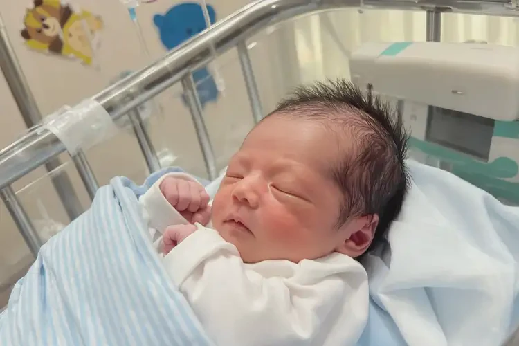 新生兒臉上有濕疹能靠自己自愈嗎(圖1)