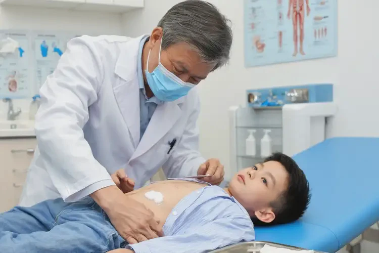 小兒肚子上經(jīng)常起濕疹不管它會(huì)自己好嗎(圖1)