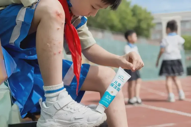 小學(xué)生小腿上出濕疹可不可以徹底自愈(圖4)