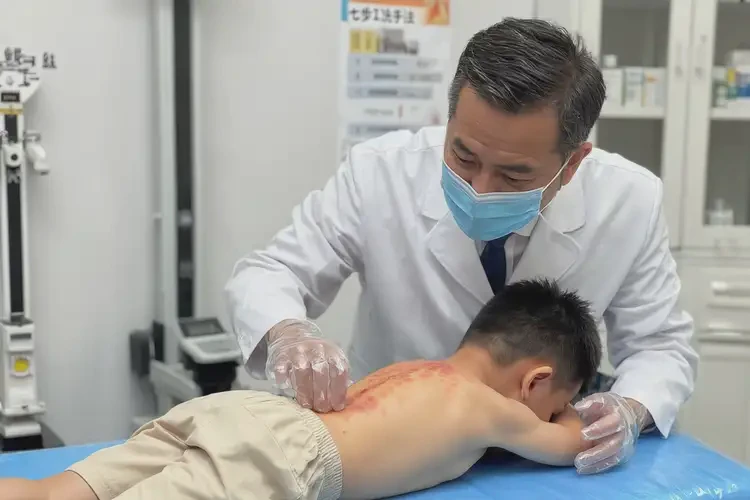 少兒屁股偶爾長濕疹不管它會自己好嗎(圖2)