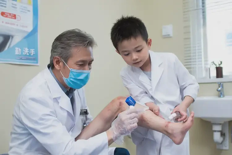 兒童小腿上長濕疹可以徹底自愈嗎(圖3)