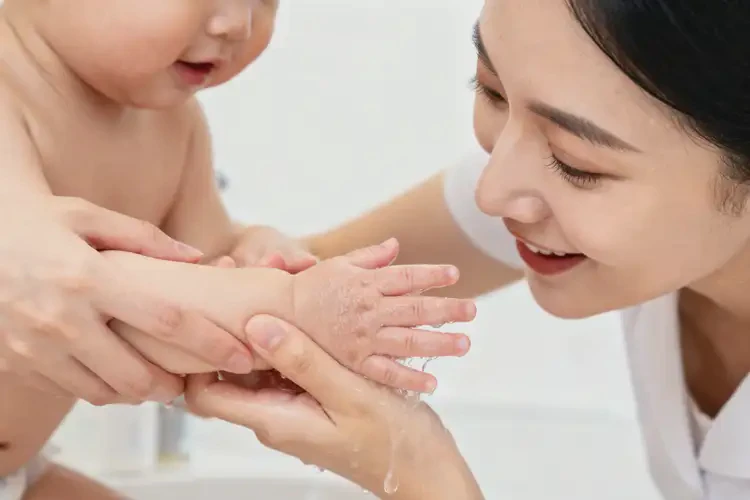 嬰兒手上容易起濕疹能徹底自愈嗎(圖1)