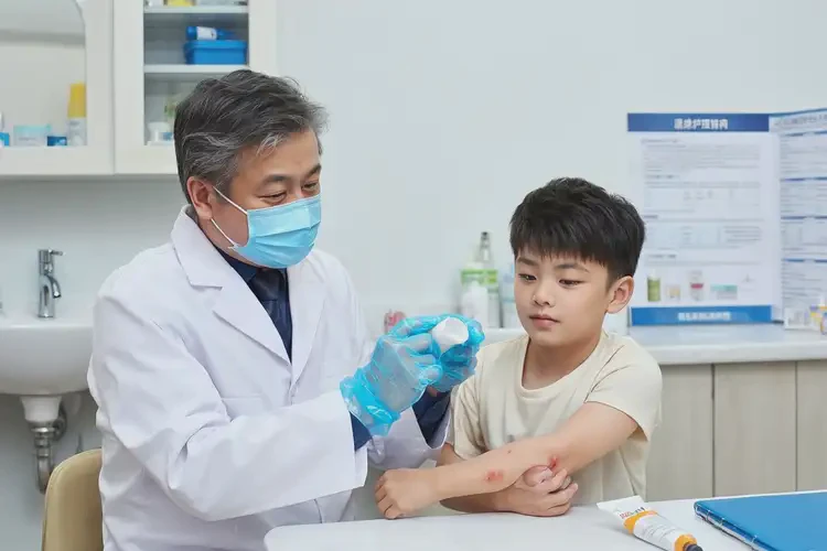 小孩身上出濕疹能徹底自愈嗎(圖3)