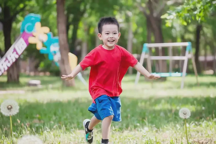 小孩四肢有湿疹可不可以彻底自愈(图1)