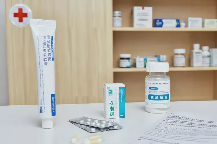 男生脸上经常长湿疹不管它会自己自愈吗(图3)