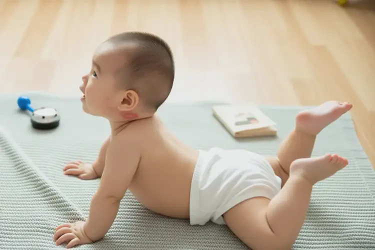 嬰幼兒脖子上經(jīng)常長濕疹不管它會自己痊愈嗎(圖1)