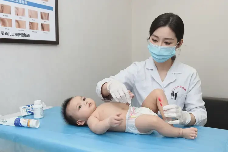 嬰幼兒肛周經(jīng)常長濕疹可以徹底自愈嗎(圖1)