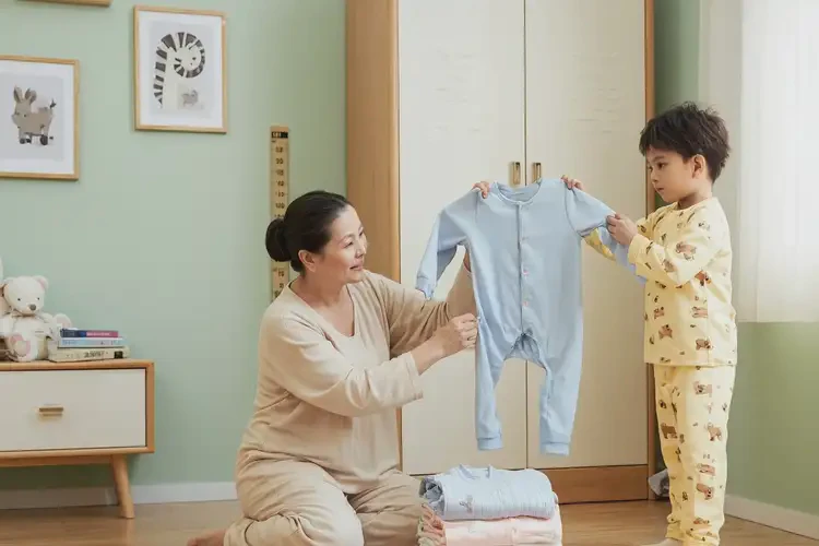 孩子脖子上經(jīng)常起濕疹能靠自己自愈嗎(圖1)