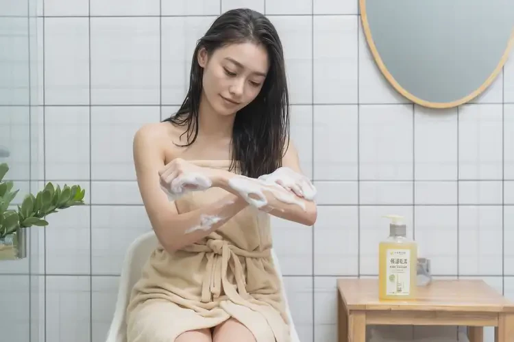 女人屁股上出湿疹不管它会自己好吗(图2)