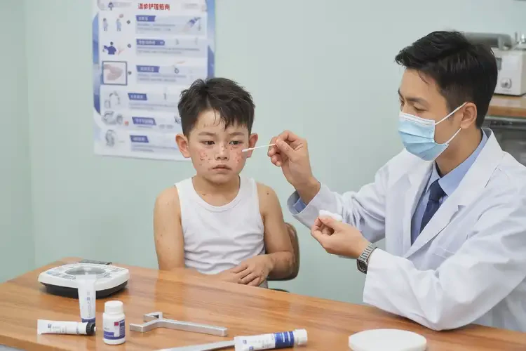 小學(xué)生面部起濕疹能靠自己自愈嗎(圖2)