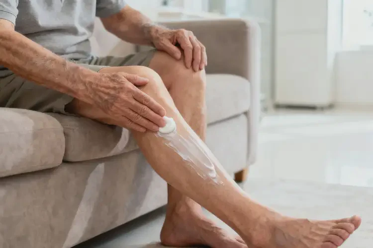 老人小腿上偶爾長濕疹能徹底自愈嗎(圖4)