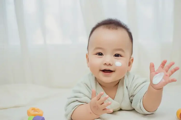 婴儿手臂偶尔起湿疹可以彻底自愈吗(图1)