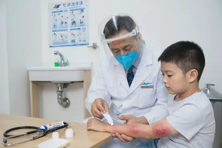 孩子身上容易长湿疹能靠自己自愈吗(图3)