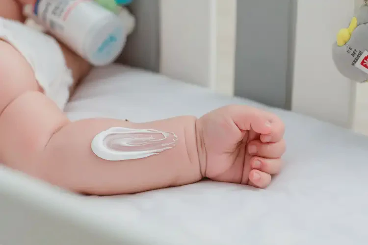 寶寶手臂上容易起濕疹能靠自己自愈嗎(圖2)