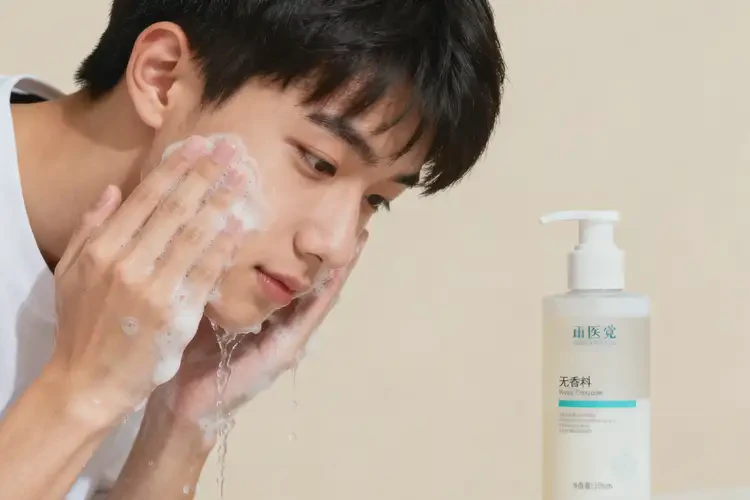 大學(xué)生臉上容易起濕疹不管它會自己自愈嗎(圖3)