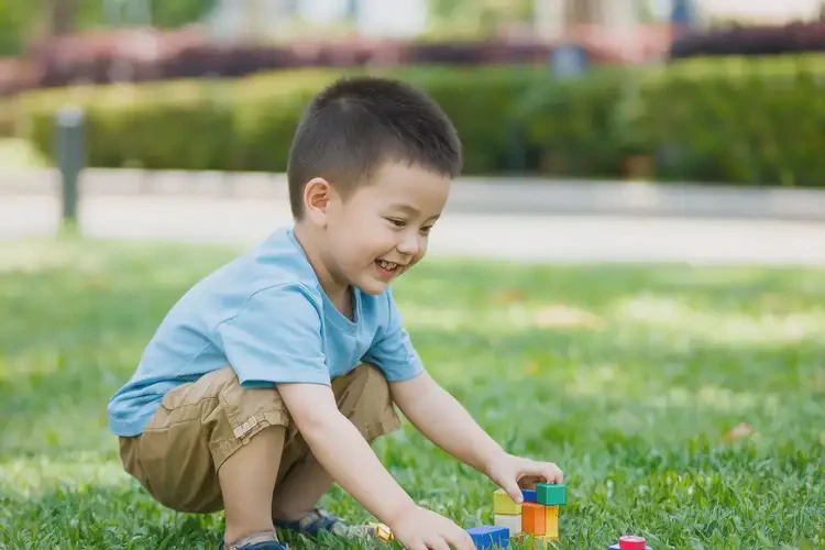 兒童脖子上偶爾長濕疹不管它會自己好嗎(圖1)