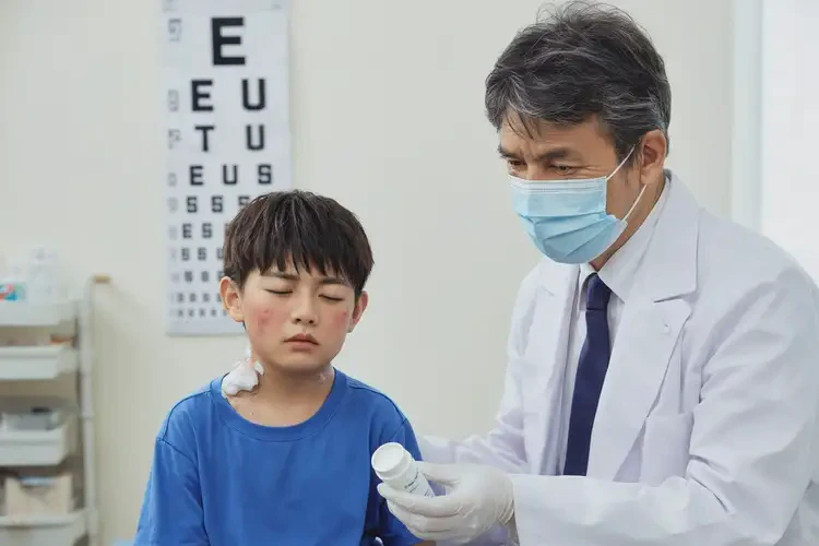 孩子脖子长湿疹不管它会自己痊愈吗(图3)