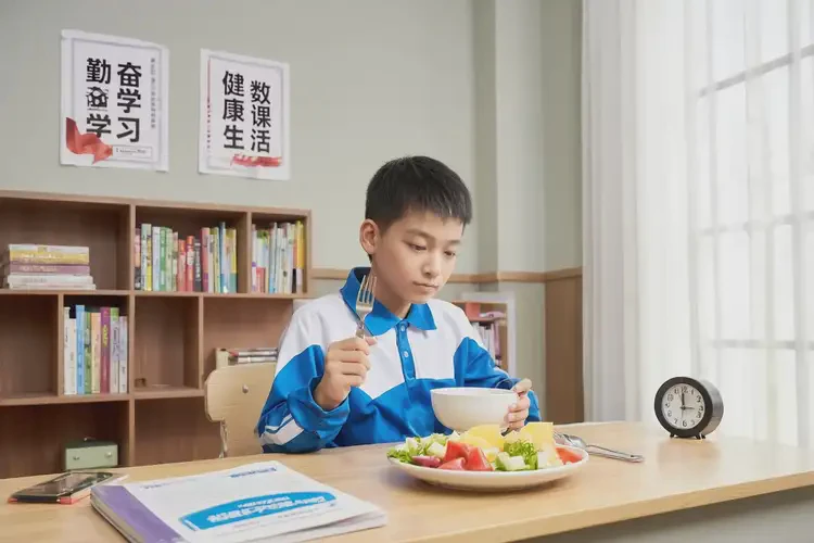 中學(xué)生面部偶爾長濕疹可以徹底自愈嗎(圖1)