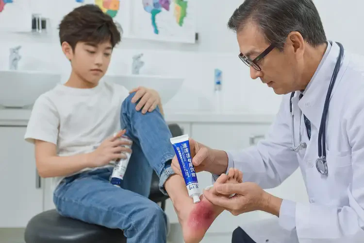 大學(xué)生腳上出濕疹能夠徹底治愈嗎(圖4)