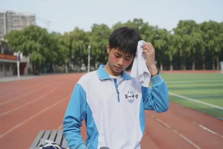 中學(xué)生屁股經(jīng)常起濕疹能夠徹底治愈嗎(圖1)